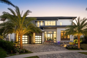 Luxe Home with Heated Infinity Pool on Marco Island!